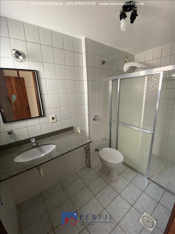 Apartamento a Venda no Comercial em Resende