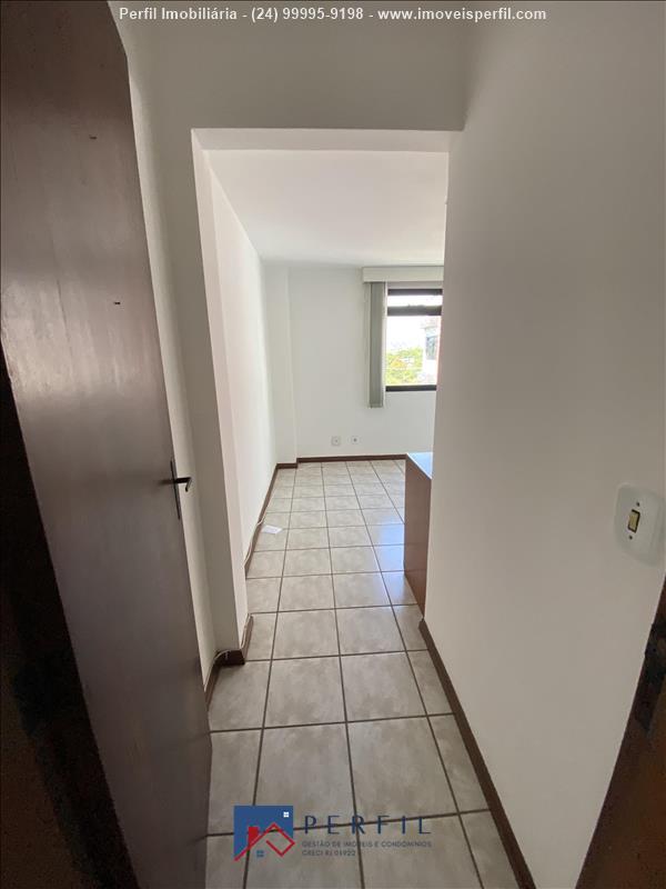 Apartamento a Venda no Comercial em Resende