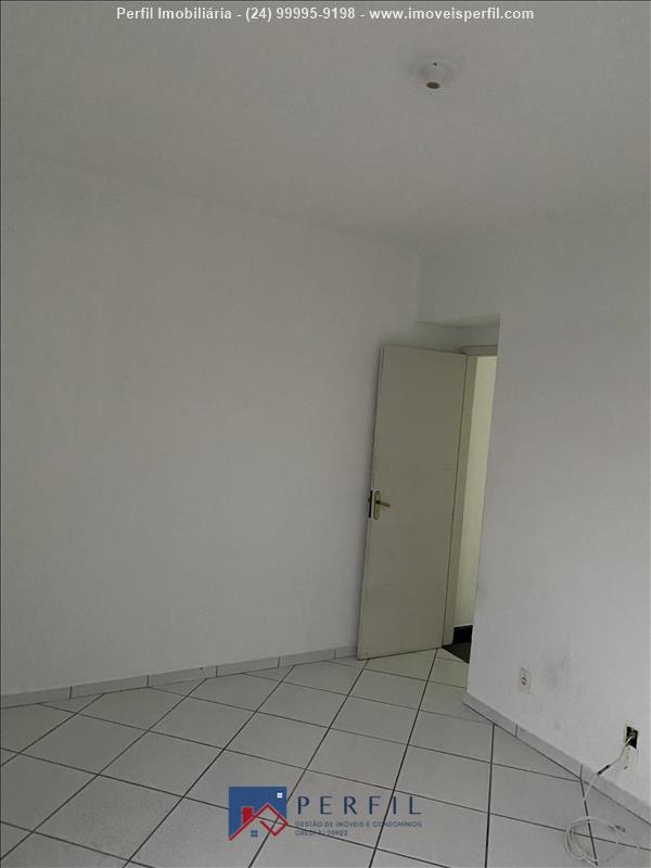 Apartamento a Venda no Comercial em Resende