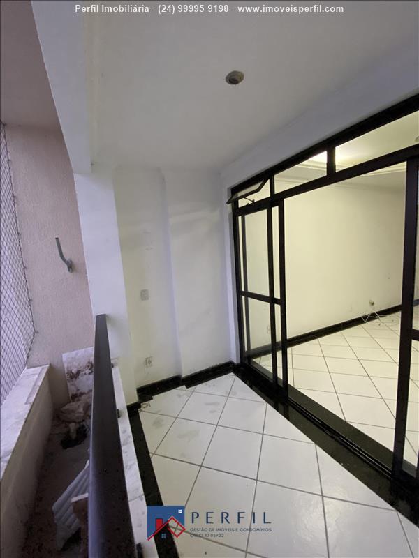 Apartamento a Venda no Comercial em Resende