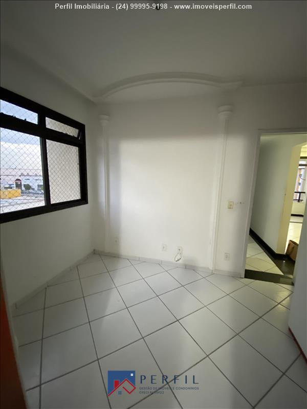Apartamento a Venda no Comercial em Resende