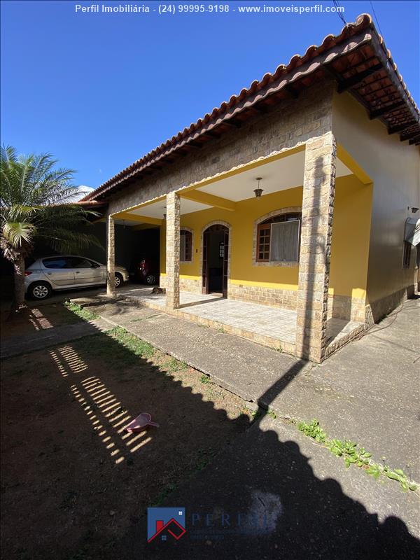 Casa a Venda no Campo Alegre em Itatiaia