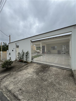 Casa à Venda